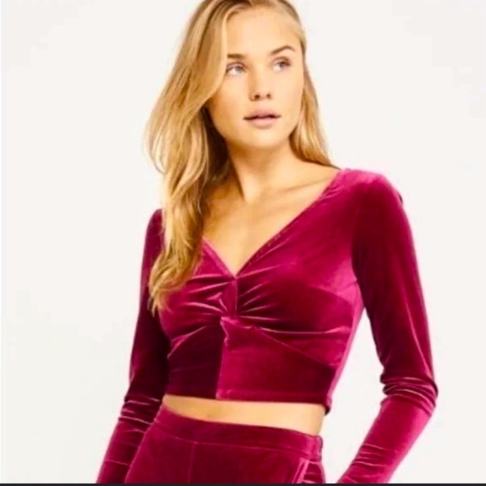 Abercrombie & Fitch Womens Red Wine Velvet Twist Crop Top Long Sleeve Medium